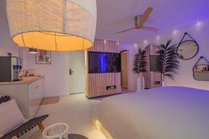 Love hotels LES BAINS D’EROS : photos des chambres