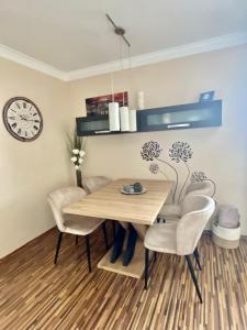 Apartment on Gellért Hill Downtown with free garage & Castle View