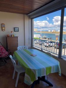 Appartements Appart T2 vue imprenable sur le canal et la mer : photos des chambres