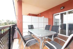 Global Properties, Apartamento con terraza y piscina en la playa de Canet