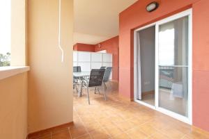 Global Properties, Apartamento con terraza y piscina en la playa de Canet