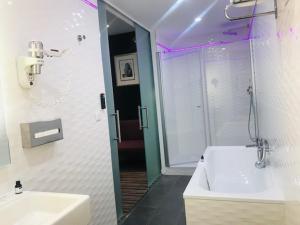 Hotels Hotel Icone : photos des chambres