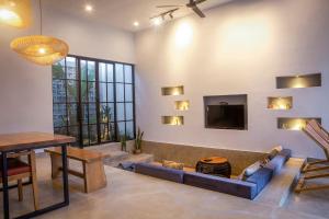 Kintsugi Private Villa Mandalika