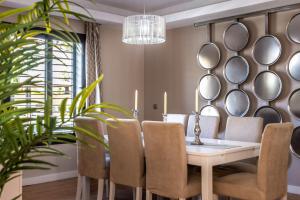 VACATION MARBELLA I Villa Riviera Del Sol, Private Pool, Jacuzzi, Walking Distance to the Beach