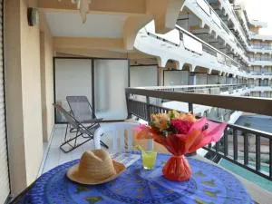 Appartement 2P, 4 Couchages, Terrasse et Salon de Jardin à 200m de la Plage, Fréjus - FR-1-226A-22 - Fréjus