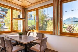 Three-Bedroom Apartment room in Aparthotel Tyrol