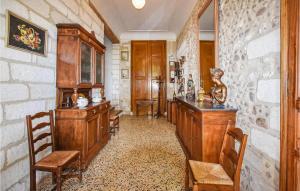 Maisons de vacances Amazing home in Avignon with 2 Bedrooms : photos des chambres