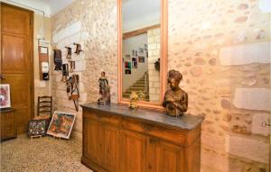 Maisons de vacances Amazing home in Avignon with 2 Bedrooms : photos des chambres