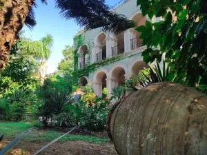 Babil Bahceleri - Gardens of Babel - Karavas