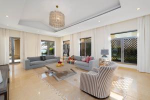 Maison Privee - Exclusive Villa with Private Pool, Garden & Beach