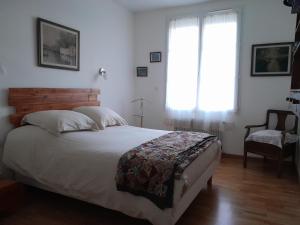 B&B / Chambres d'hotes La pause sous le pin : Chambre Double - Vue sur Piscine