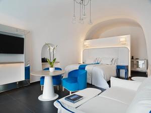 Honeymoon Suite with Open Air Jetted Tub & Caldera View room in Katikies Santorini - The Leading Hotels Of The World