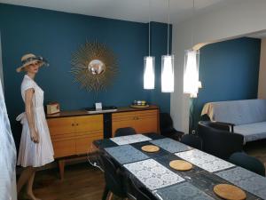 Authentique Gîte 1950 Poitiers Futuroscope Aquascope, 1à9prsn, 3 Pkg, 3 étoiles à 6prsn et 3 appoints Eco-Responsable