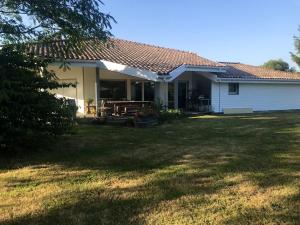 Maison de 5 chambres avec jardin clos et wifi a Saubrigues