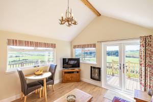 Pine Marten Lodge with Hot Tub