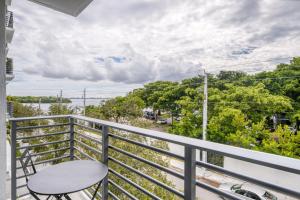 Upper East Side 1br w gym pool wd nr Mimo MIA-30