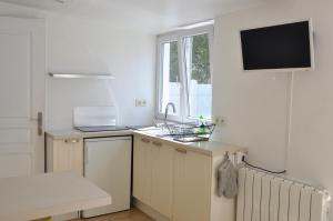 Petite maisonnette 9mn à pied gare, 5 mn plage !