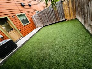 Hummingbird Haven 3 with Patio