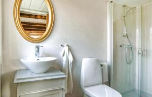 Stunning Home In Ödeshög With Kitchen