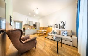 1-Bedroom Suite room in Jimmy's Apartments 3