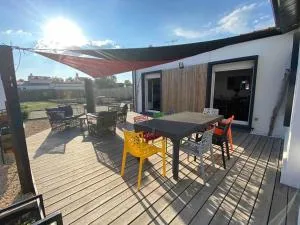 Villa avec jacuzzi proche de la mer et du centre - La Guérinière