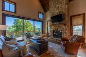 One Sweet Getaway at Eagles Nest