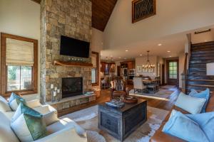 One Sweet Getaway at Eagles Nest