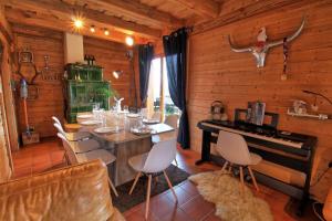 Chalets Le Chalet du Hohwald- Piscine Interieure chauffee - Proche Champ du Feu : photos des chambres