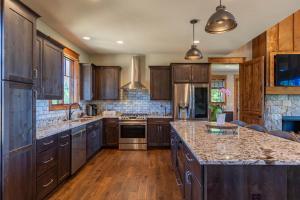 Kinfolk at Eagles Nest