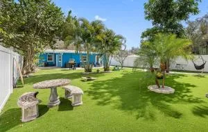 Luxury Oasis W Pool, Turf Yard, & Privacy Fence - 皮内拉斯公园