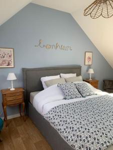 Maisons de vacances La Villa Desvroise jacuzzi billard babyfoot 7 pers : photos des chambres