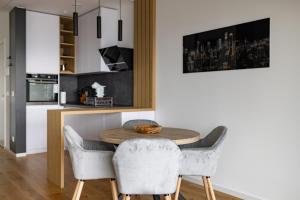 In The Sky - Apartment West 65 Tower