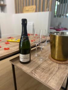 Appartements Loft Romantique avec jacuzzi a Saint-Etienne : photos des chambres