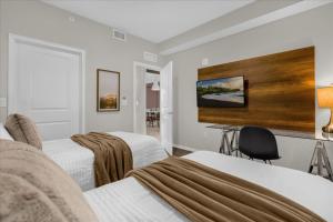 2 Bedroom 2 Bathroom Atorey Lake 4751-205 Ct