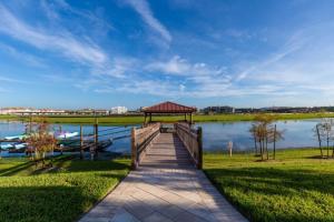2 Bedroom 2 Bathroom Atorey Lake 4751-205 Ct