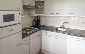 3 Bedroom Cozy Home In Vlagtwedde