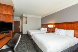 Queen Room with Two Queen Beds room in Courtyard by Marriott Houston Galleria
