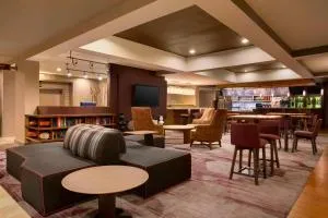 Courtyard by Marriott Champaign - دانفيل