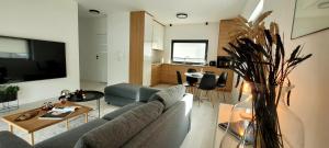 17 DOM duży parking , Mandoria , PTAK , 2 Sypialnie lub 1 sypialnia, taras , Autostrada A1, Kalinowskiego 17E WIFI