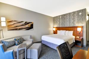 King Room with Sofa Bed room in Courtyard Dallas Medical Market Center