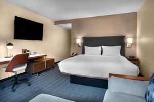 King Room with Sofa Bed room in Courtyard Winston-Salem Hanes Mall