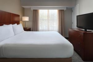 One-Bedroom Queen Suite with Sofa Bed room in Residence Inn Pinehurst Southern Pines