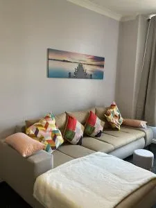 Spacious one bedroom flat, entire property. - Порт-Глазго