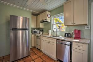 Palm Harbor Vacation Rental, Walk to Crystal Beach