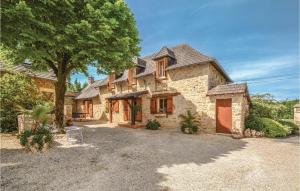 Maisons de vacances Stunning home in Terrasspn-Lavilledieu with 3 Bedrooms, WiFi and Outdoor swimming pool : photos des chambres