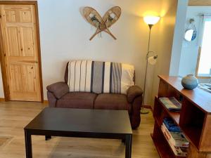Le Chalet Bleu, aux pieds des Monts-Valin
