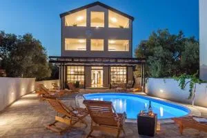 Amazing Villa Grande with swimming pool - Krmčina