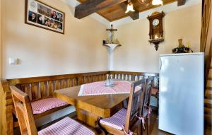 Cozy Home In Mala Ludina With Kitchen