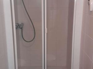 Rez-de-chaussée avec terrasse, parking, animaux acceptés près de la mer - FR-1-675-15