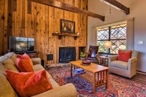 Furnished Deck and Mtn Views Burnsville Cabin! - Busick